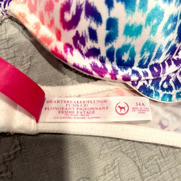 Victoria’s Secret Heartbreaker Plunge Push Up Bra 34A - Picture 2 of 2